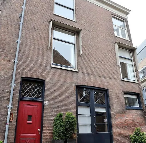 Bed and breakfast Bed En Beschuit Leiden